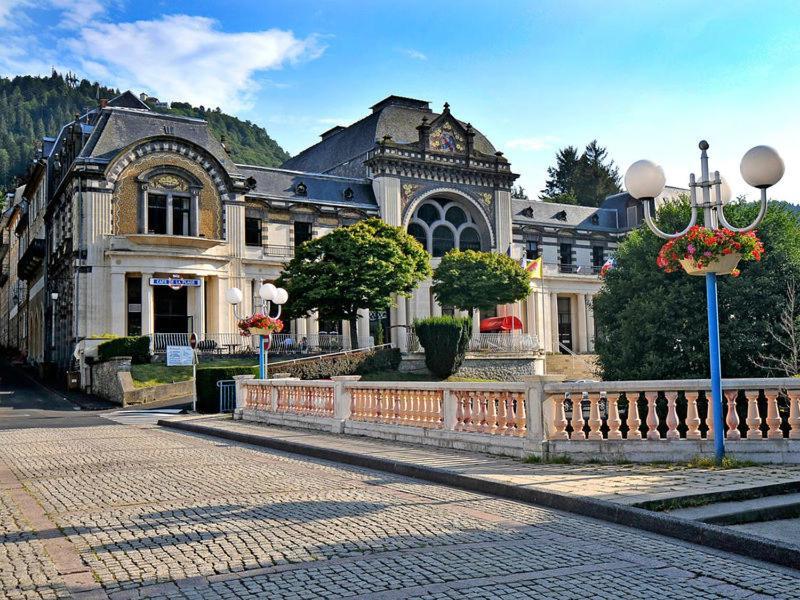 L'Ekrin Des Bains Apartment La Bourboule Bagian luar foto